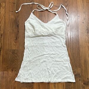 Gap tie halter tank with built in bra